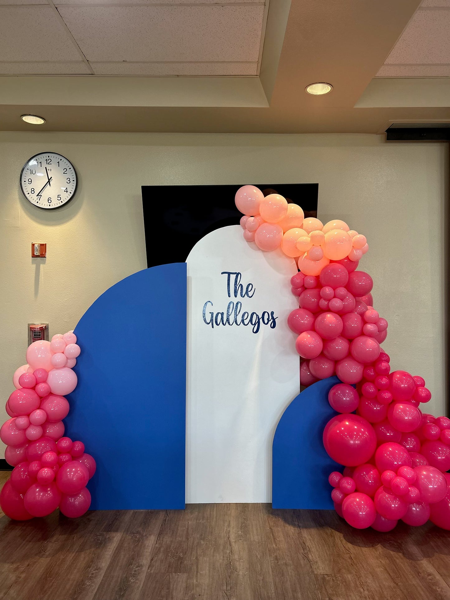Balloon Garland Installations β $25β$30 per Foot