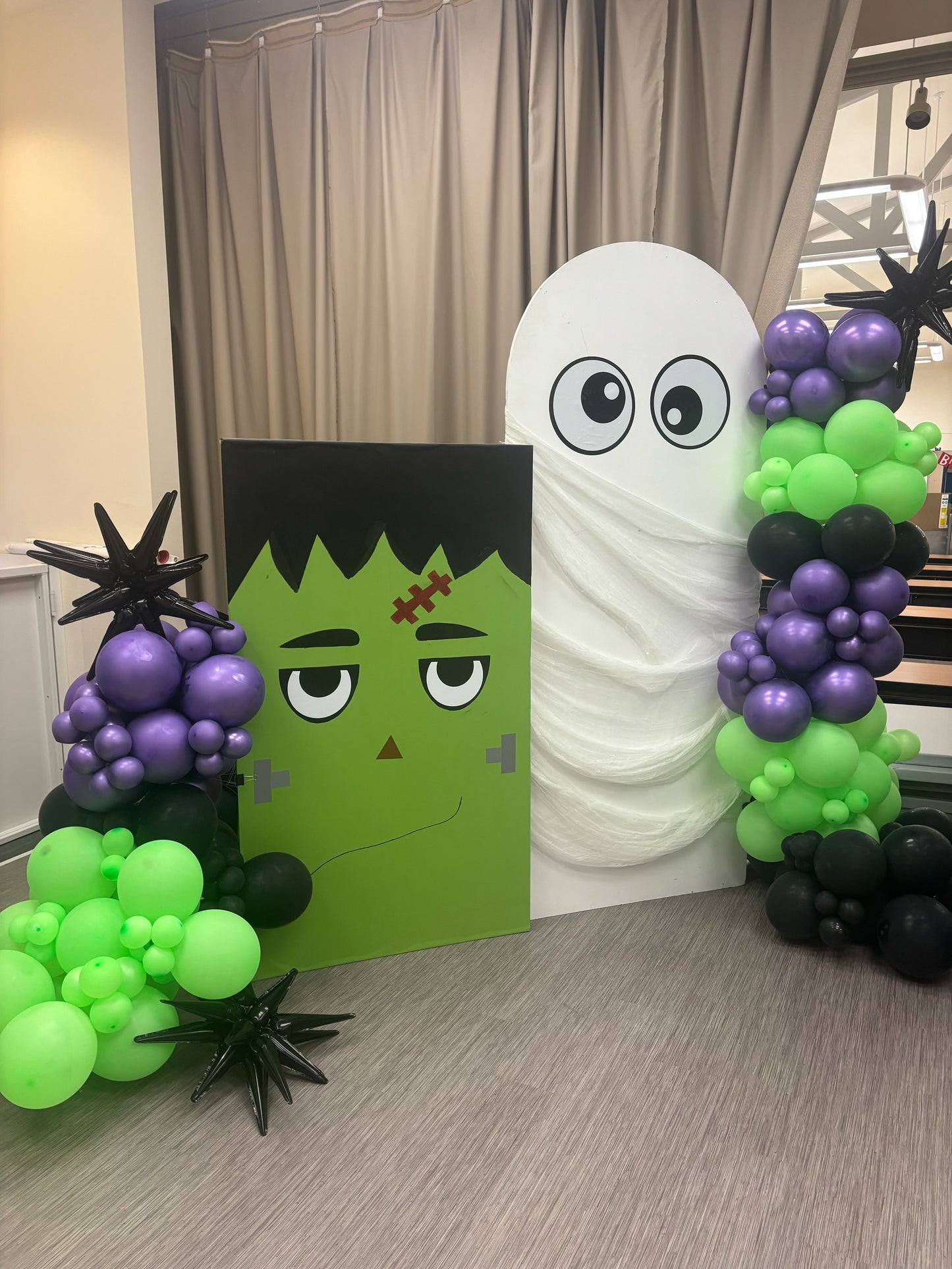 Balloon Garland Installations β $25β$30 per Foot